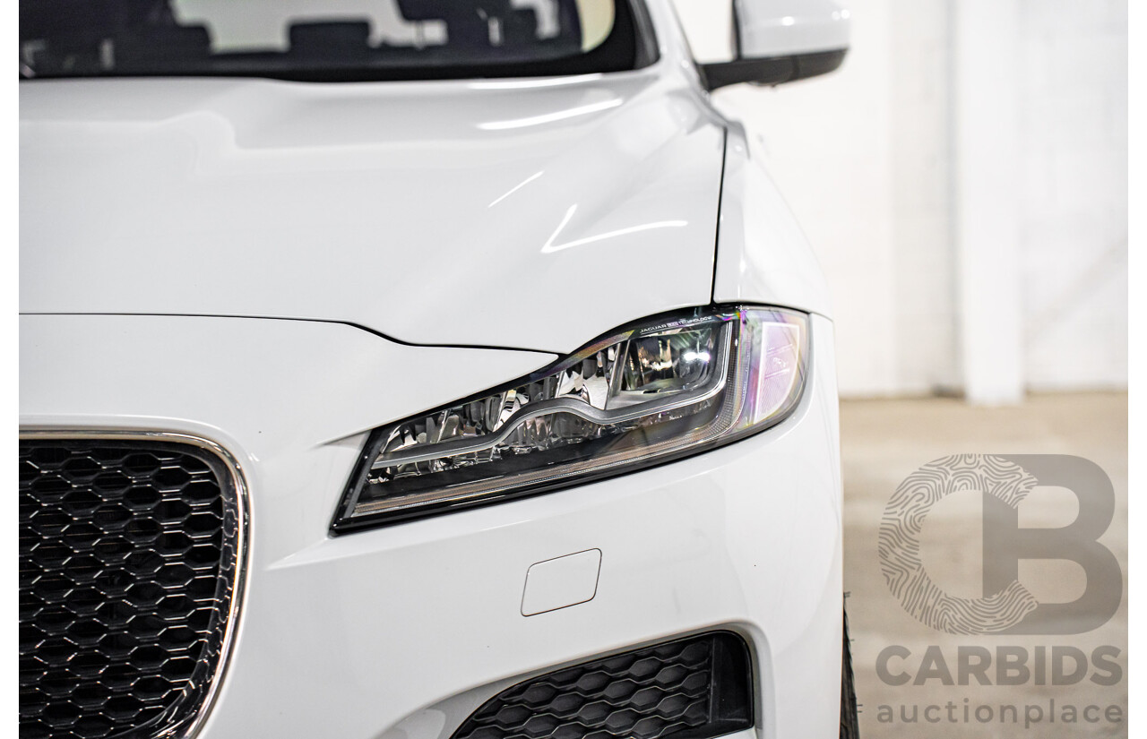 08/2016 Jaguar F-Pace 30d Portfolio (AWD) 4d Wagon Glacier White Metallic Turbo Diesel V6 3.0L