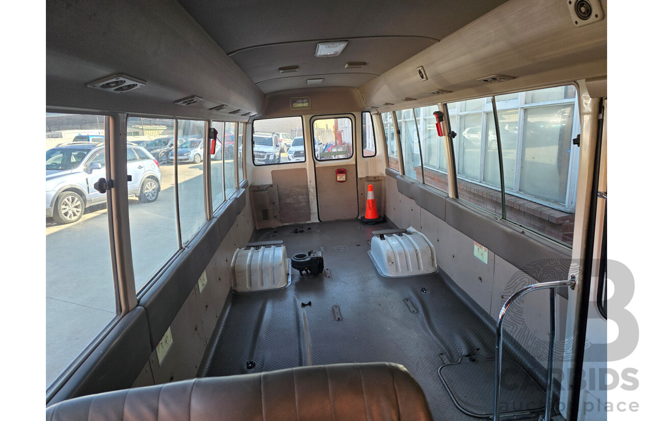 06/1997 Toyota Coaster Bus 4.2L HZB50R White - RV Project