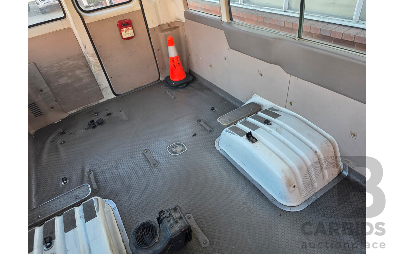 06/1997 Toyota Coaster Bus 4.2L HZB50R White - RV Project