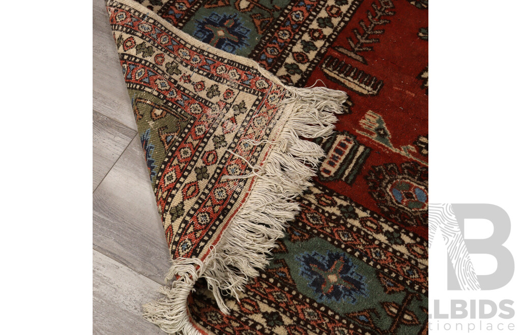 Large Hand Knotted Wool Persian Style Mains Carpet