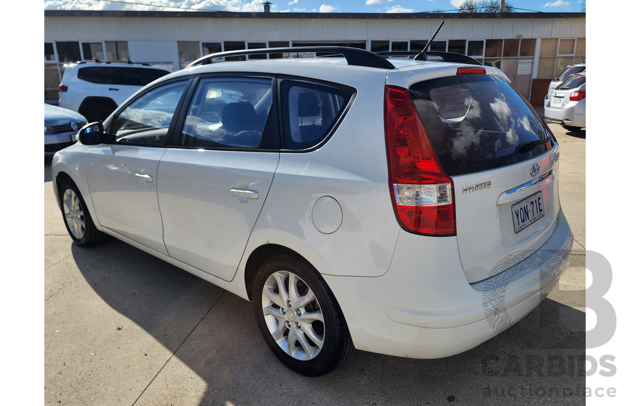 10/2009 Hyundai i30 cw SLX 1.6 CRDi FD MY09 4d Wagon White 1.6L