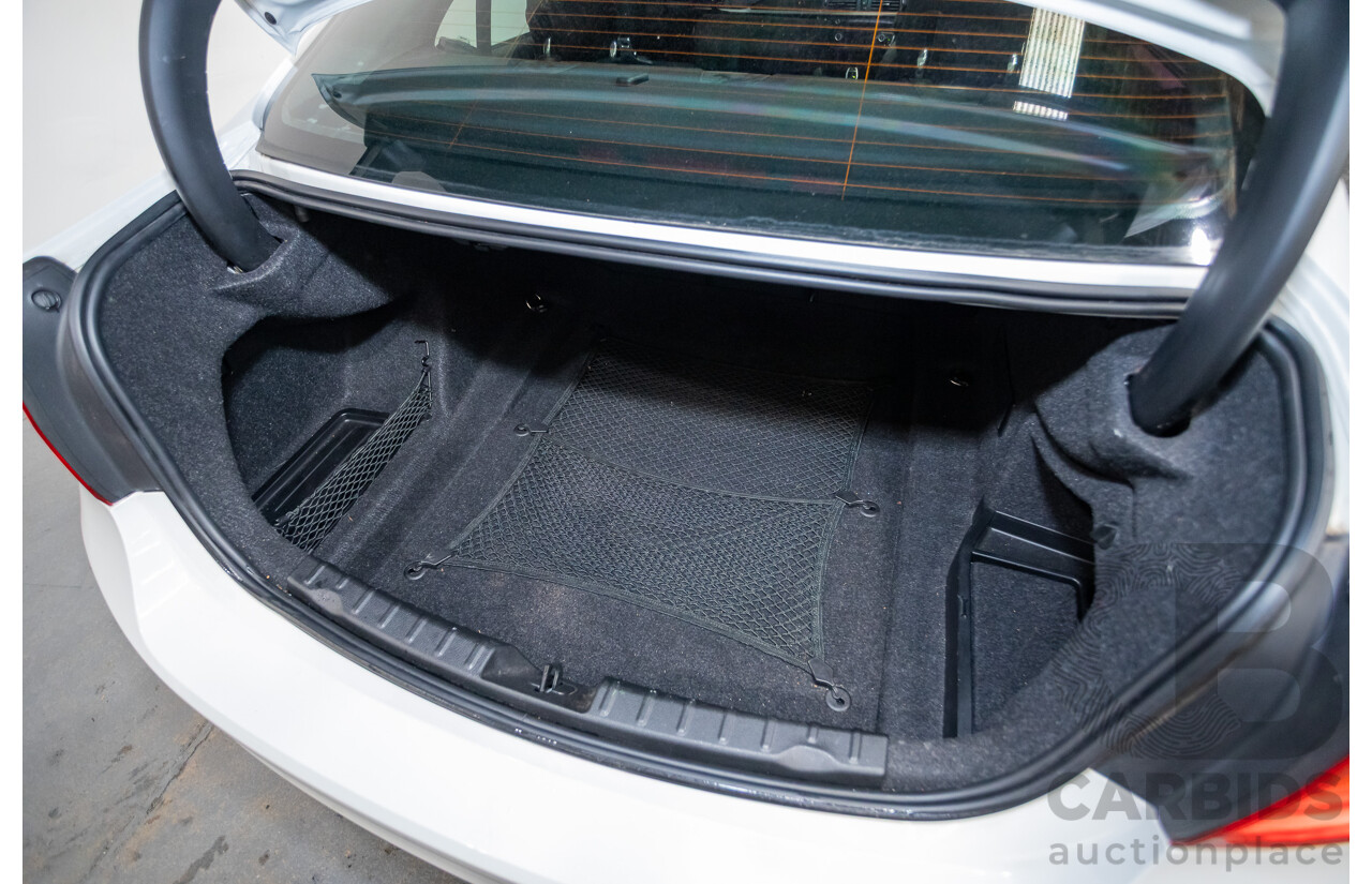 05/2012 BMW 328i Luxury Line F30 4D Sedan White 2.0L