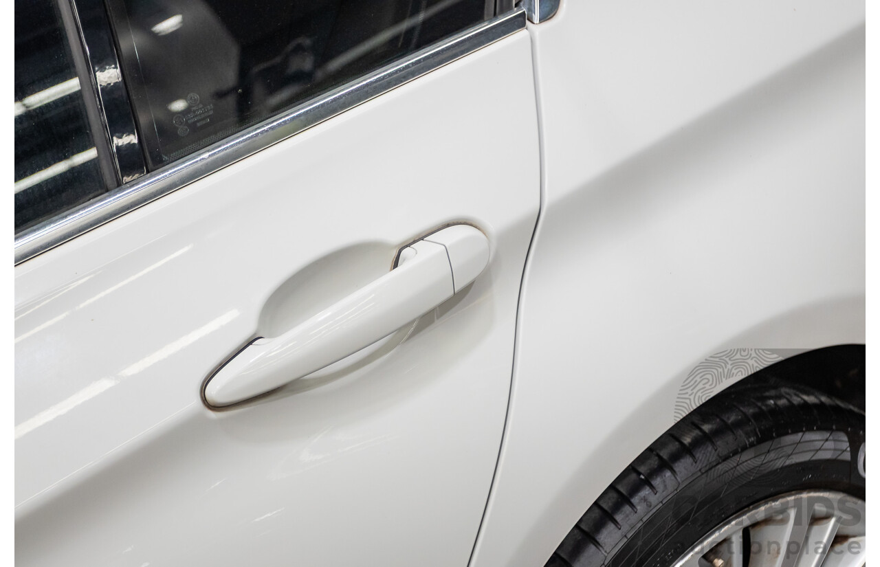 05/2012 BMW 328i Luxury Line F30 4D Sedan White 2.0L