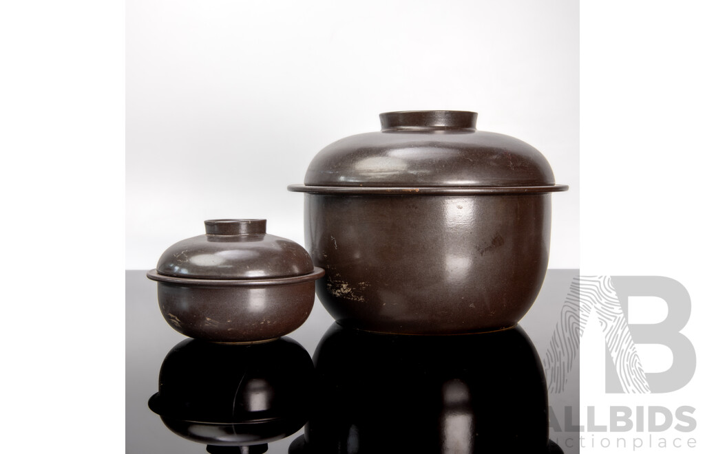 Mid Century Arabia Eight Piece Set Comprising Six Lidded Ramekins and Two Lidded Casseroles