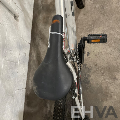 FLUID Steel Series Bike