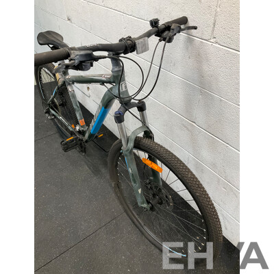 FLUID Momentum Mountain Bike