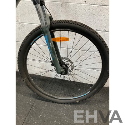 FLUID Momentum Mountain Bike