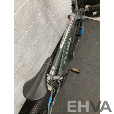 FLUID Momentum Mountain Bike
