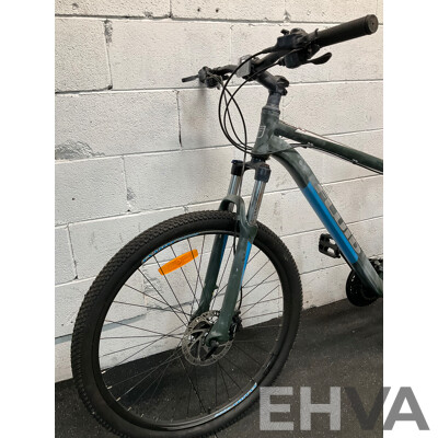 FLUID Momentum Mountain Bike