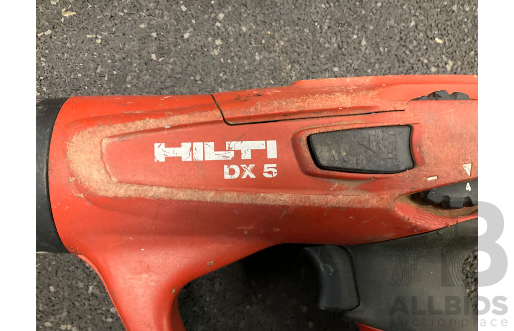 HILTHI Powder-Actuated Tool DX 5 MX with Nail Magazine