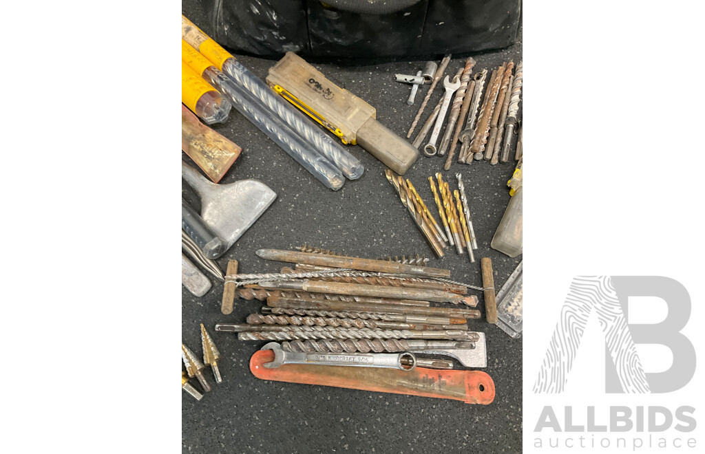 STANLEY Tool Bag with Assorted Drilling and Demolitoin Bits 
