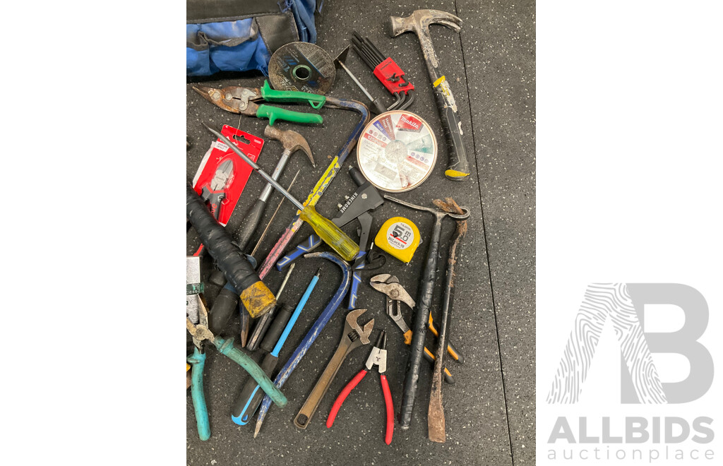 KINKROME Bag with Assorted Hand Tools