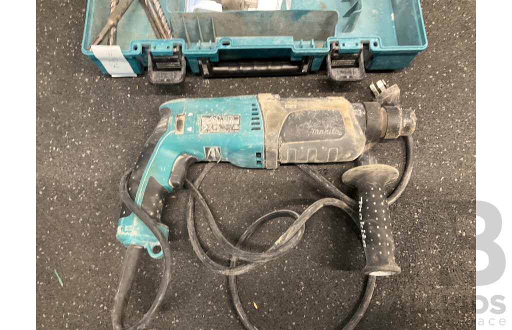 MAKITA (HR2470) Rotary Hammer Drill 