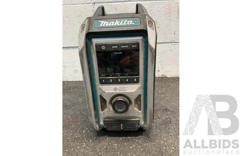 MAKITA (DMR115) 18V Digital Radio - Skin Only 