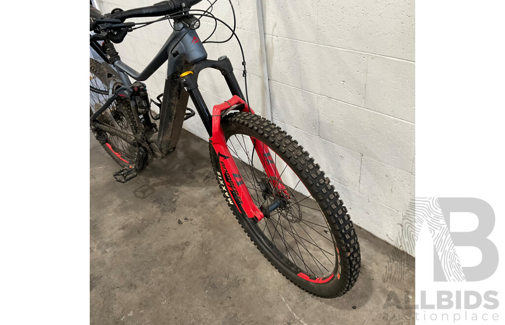 Merida EONE-Sixty 700 Mountain Bike - Size XL