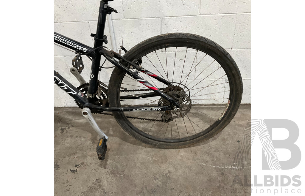 Giant Boulder SE Bike