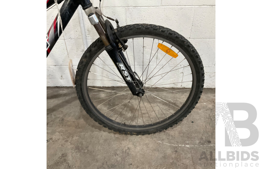 Giant Boulder SE Bike