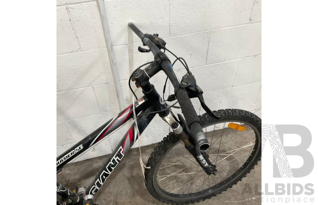 Giant Boulder SE Bike