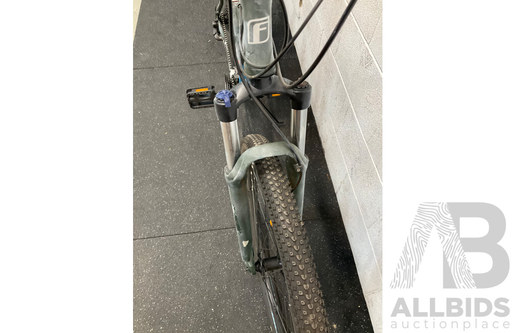 FLUID Momentum Mountain Bike