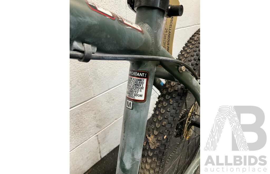 FLUID Momentum Mountain Bike