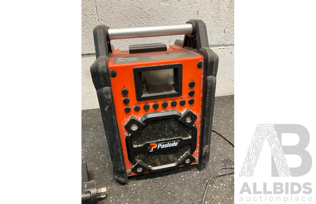 PASLODE Jobsite Digital Bluetooth AM/FM Radio and Charger