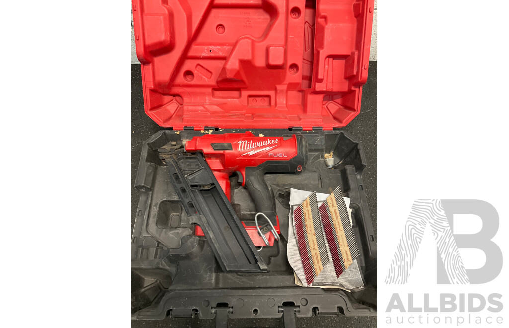 MILWAUKEE 18V Li-ion Cordless Fuel Framing Nailer - Skin Only (M18FFN) 
