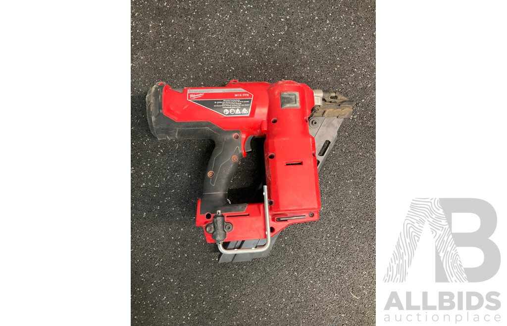 MILWAUKEE 18V Li-ion Cordless Fuel Framing Nailer - Skin Only (M18FFN) 