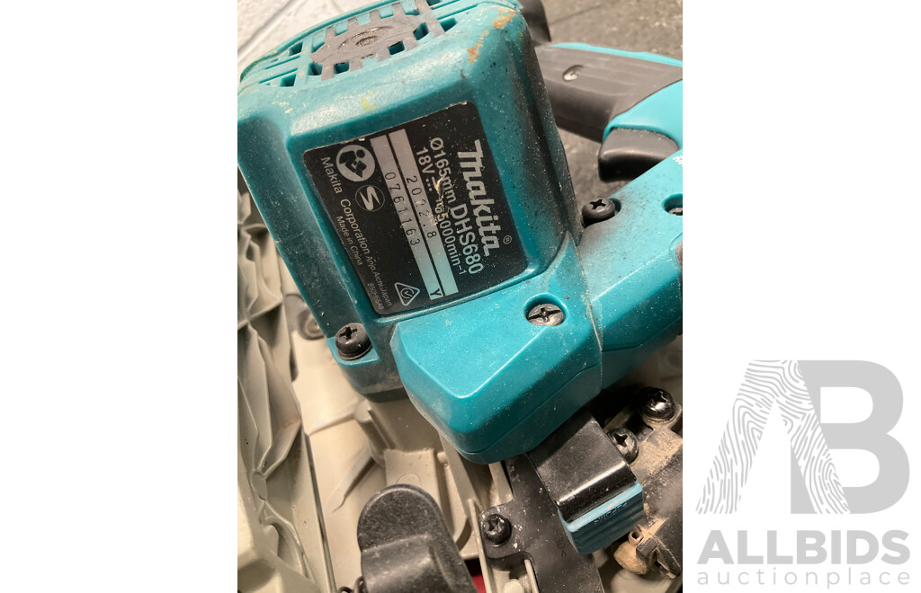 MAKITA (DHS680) 18V LXT Brushless Cordless Circular Saw - Skin Only 