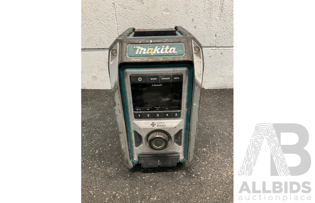 MAKITA (DMR115) 18V Digital Radio - Skin Only