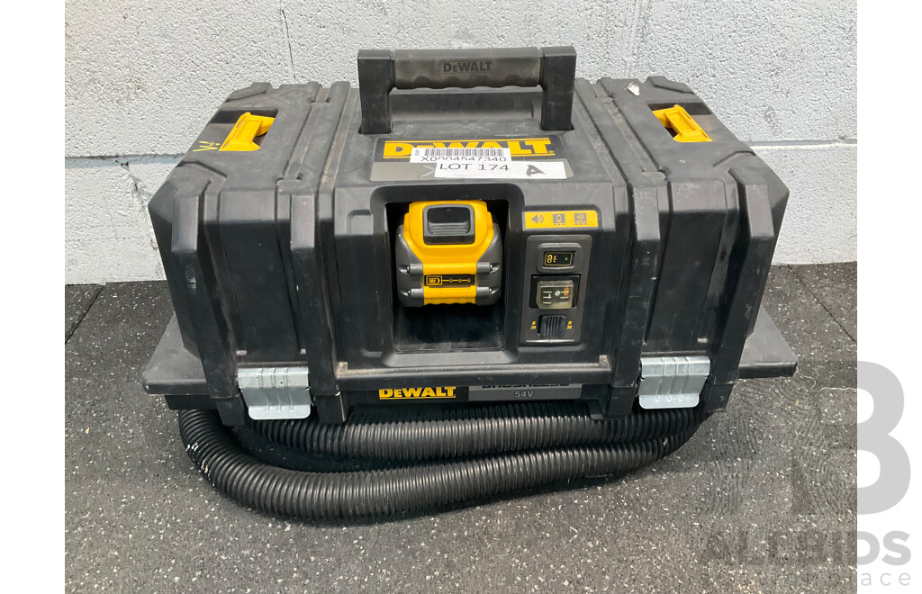 DeWALT FlexVolt Dust Extractor (DCV586M) with 18V 6Ah Battery 