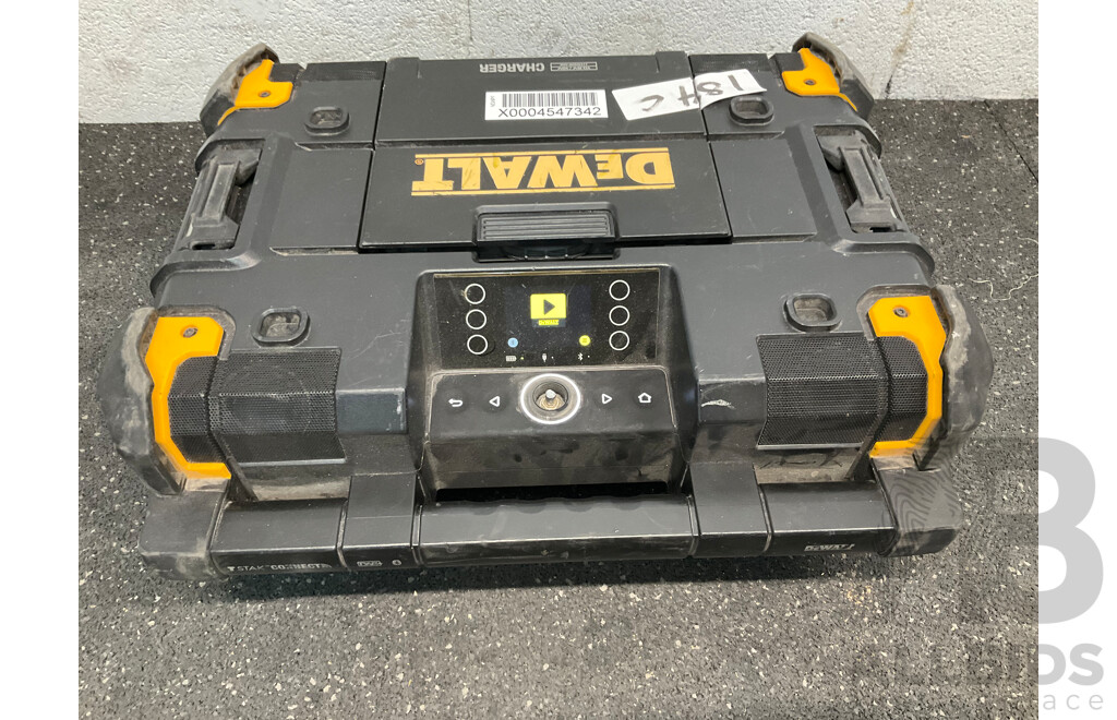 DeWALT TSTAK Jobsite Radio & Charger (DWST1-81080-XE) with 18V 9Ah Battery 