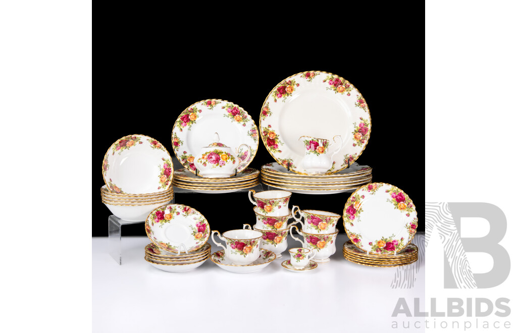 Vintage 40 Piece Royal Albert Old Country Roses Dinner Service