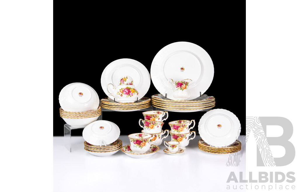 Vintage 40 Piece Royal Albert Old Country Roses Dinner Service