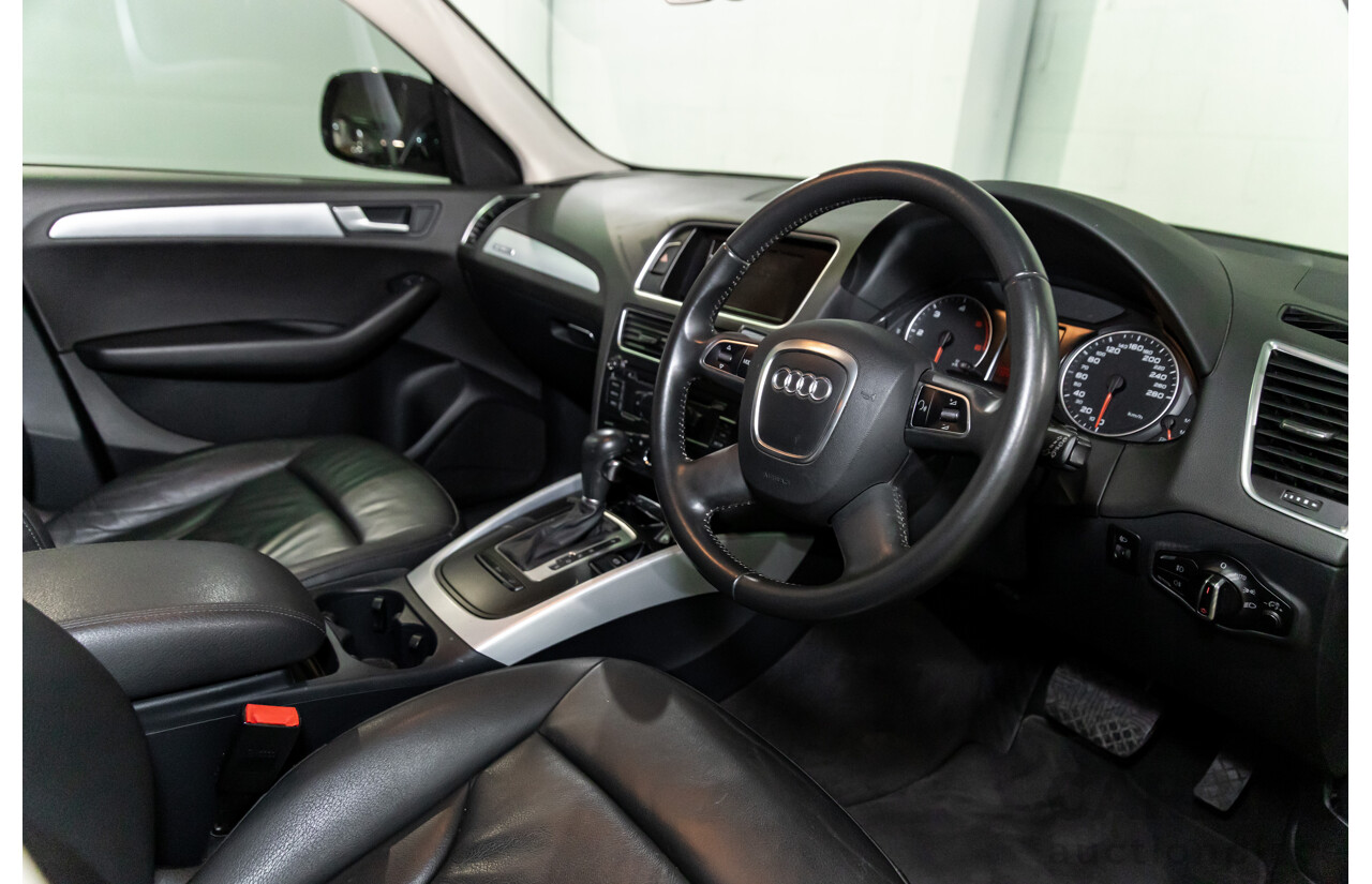 8/2010 Audi Q5 2.0 TDI Quattro 8R MY10 4d Wagon Lava Grey Metallic Turbo Diesel 2.0L