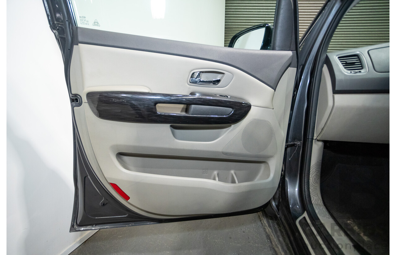 05/2015 Kia Carnival Platinum YP 4d Wagon Platinum Graphite Metallic Turbo Diesel 2.2L