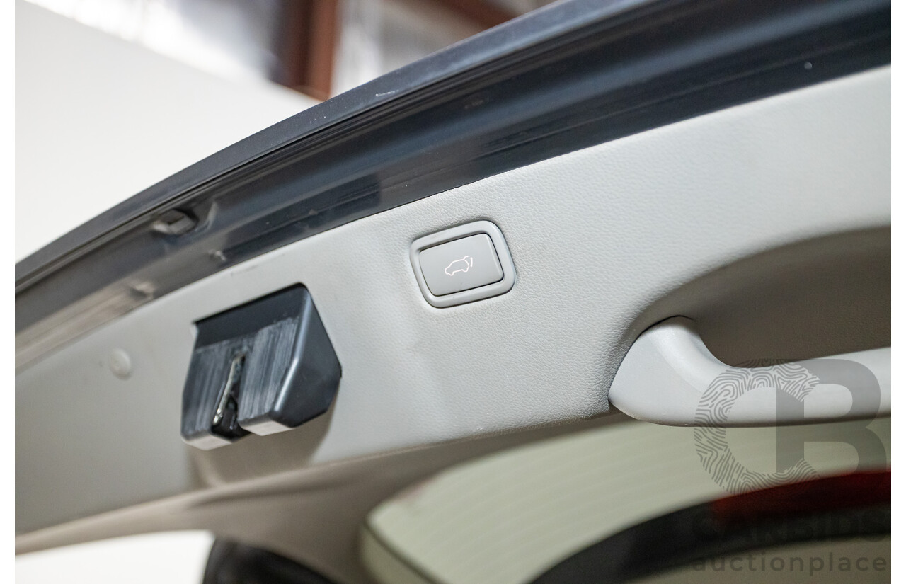 05/2015 Kia Carnival Platinum YP 4d Wagon Platinum Graphite Metallic Turbo Diesel 2.2L