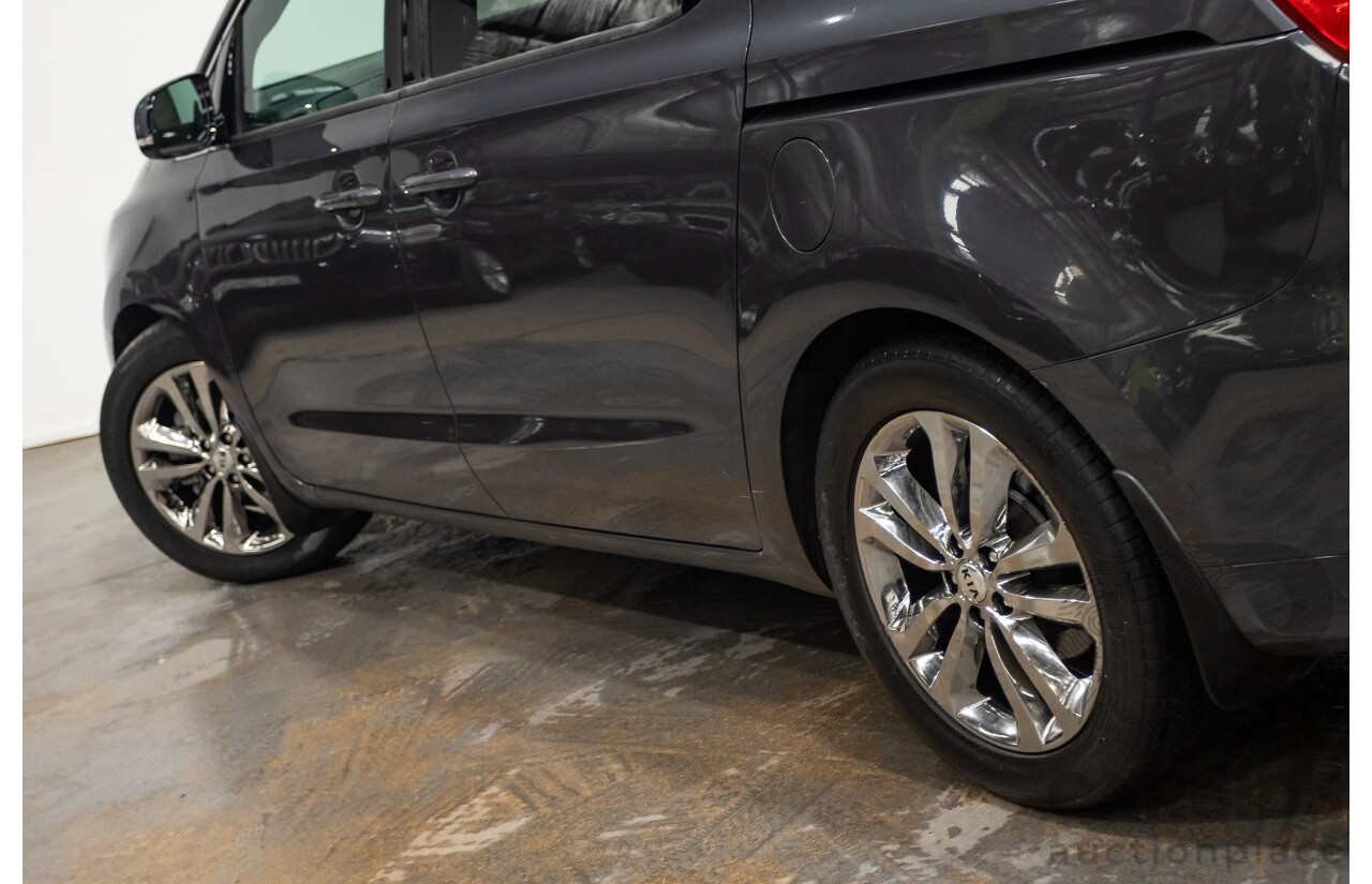 05/2015 Kia Carnival Platinum YP 4d Wagon Platinum Graphite Metallic Turbo Diesel 2.2L