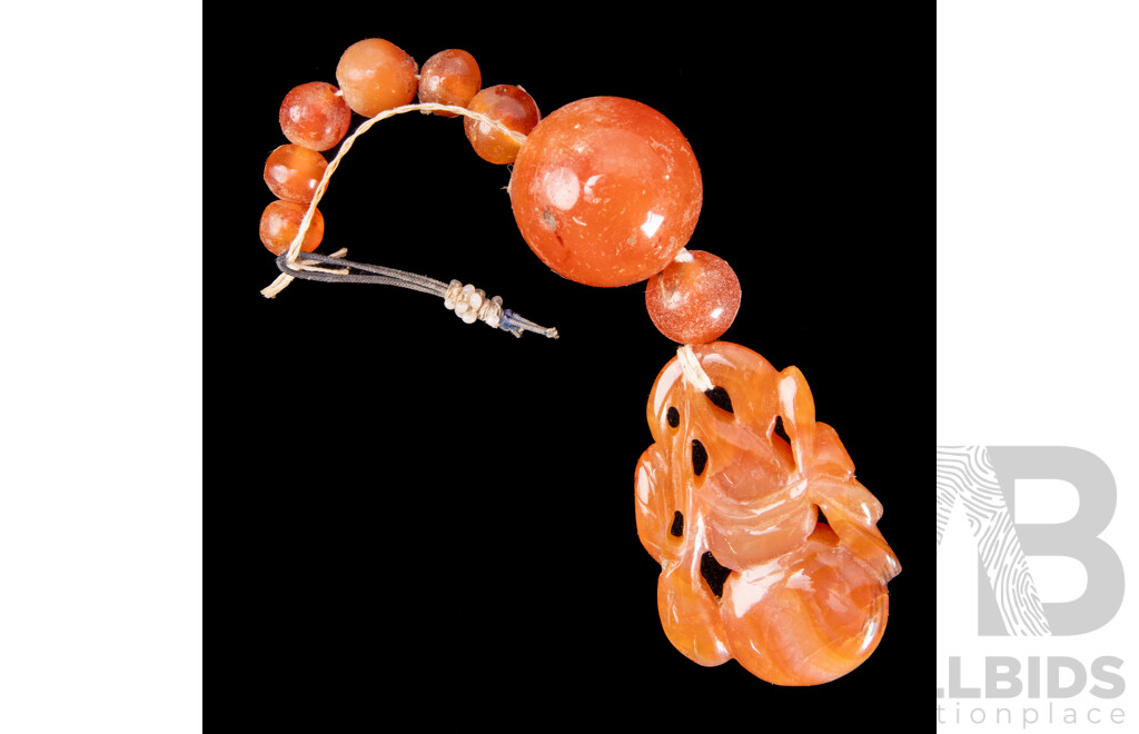 Vintage Chinese Double Gourd Form Hardstone Agate Pendant