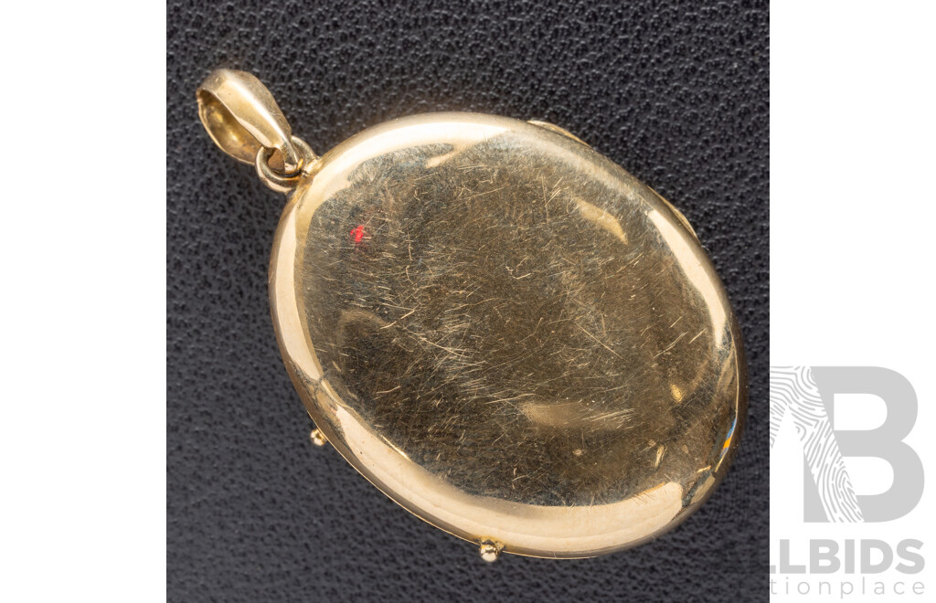 9ct Antique Victorian Oval Locket with Laurel Wreath Motif, 48mm Long, 9.67 Grams