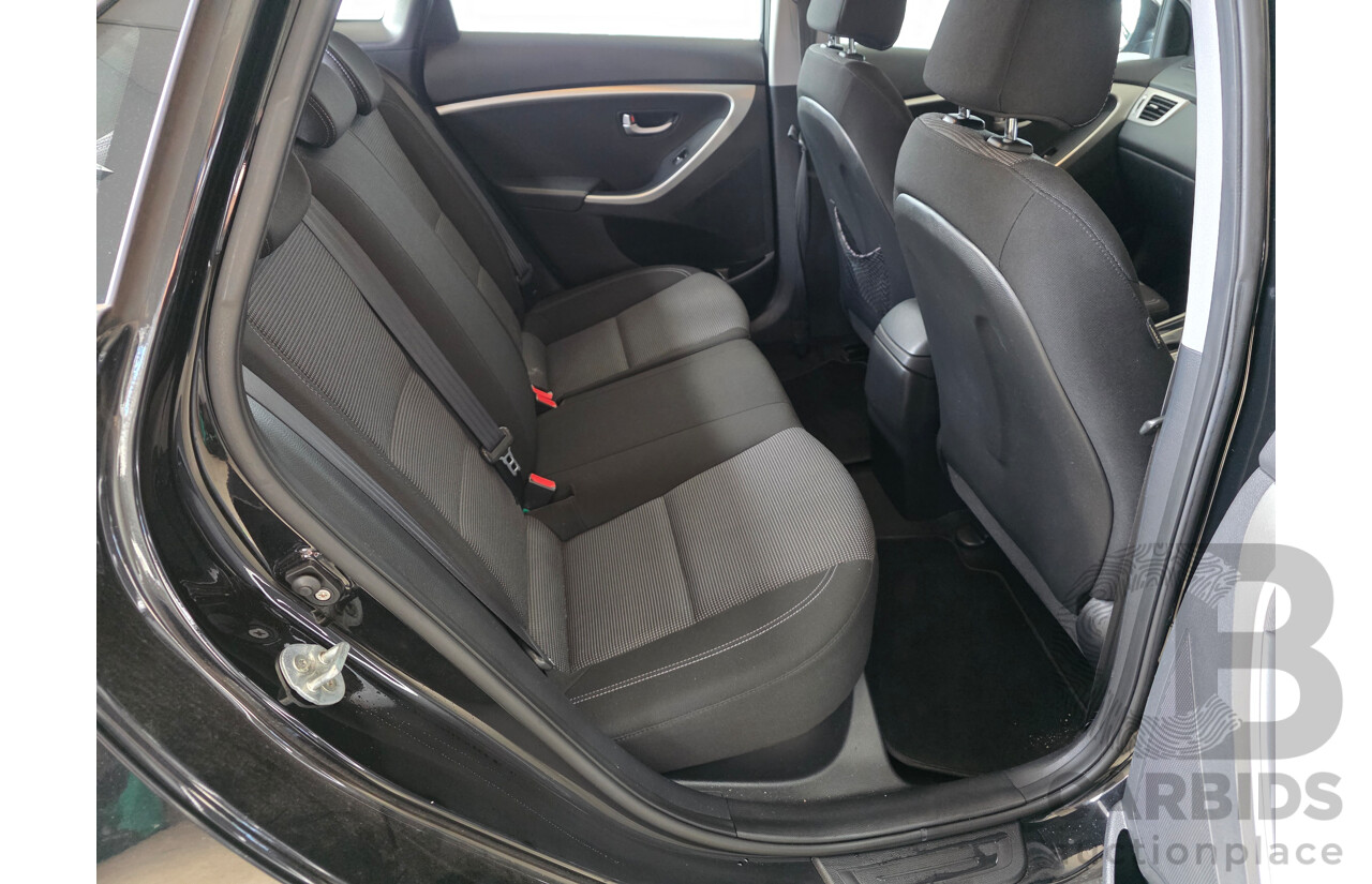 3/2014 Hyundai i30 Active GD MY14 5d Hatchback Black 1.8L