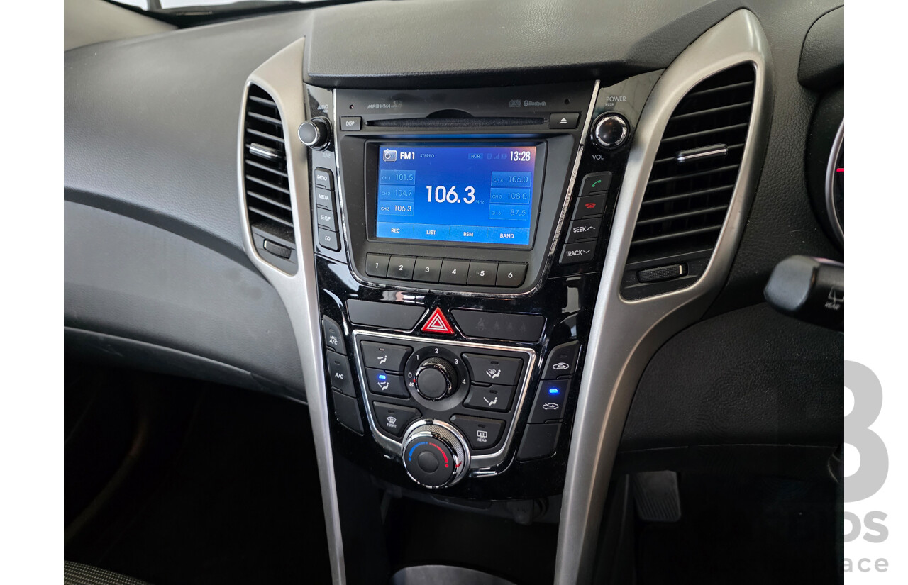3/2014 Hyundai i30 Active GD MY14 5d Hatchback Black 1.8L