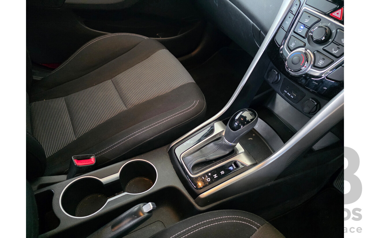 3/2014 Hyundai i30 Active GD MY14 5d Hatchback Black 1.8L