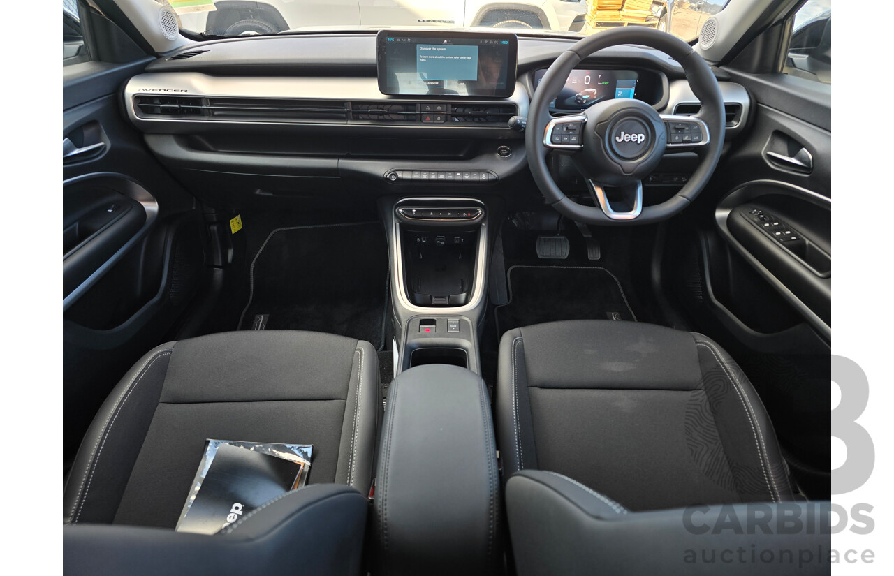 09/2024 Jeep Avenger Limited JJ MY24 4d Wagon Snow White with Volcano Black Roof Dedicated Electric EV 115kw