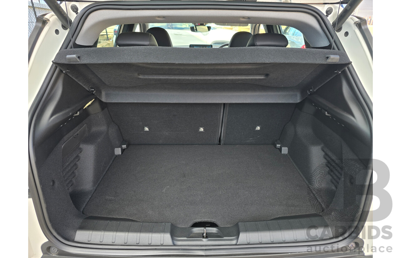 09/2024 Jeep Avenger Limited JJ MY24 4d Wagon Snow White with Volcano Black Roof Dedicated Electric EV 115kw