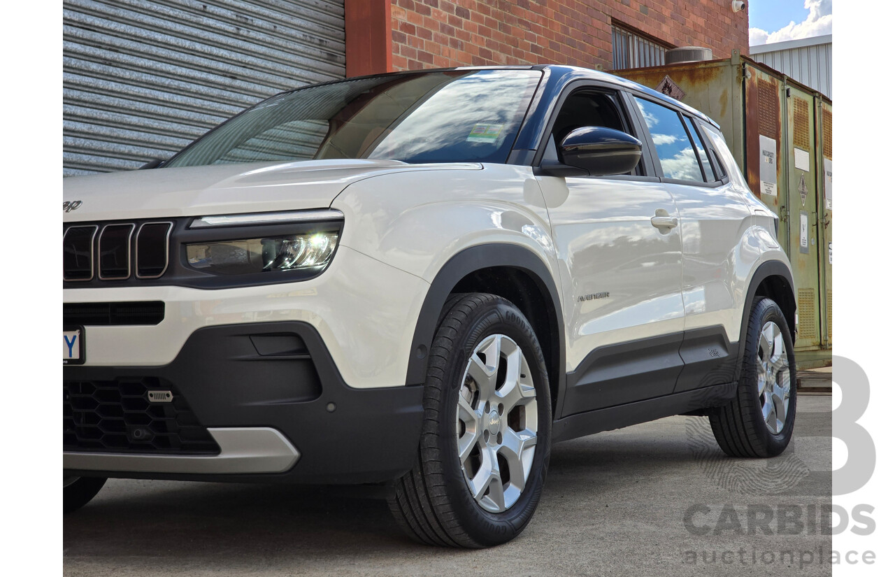 09/2024 Jeep Avenger Limited JJ MY24 4d Wagon Snow White with Volcano Black Roof Dedicated Electric EV 115kw