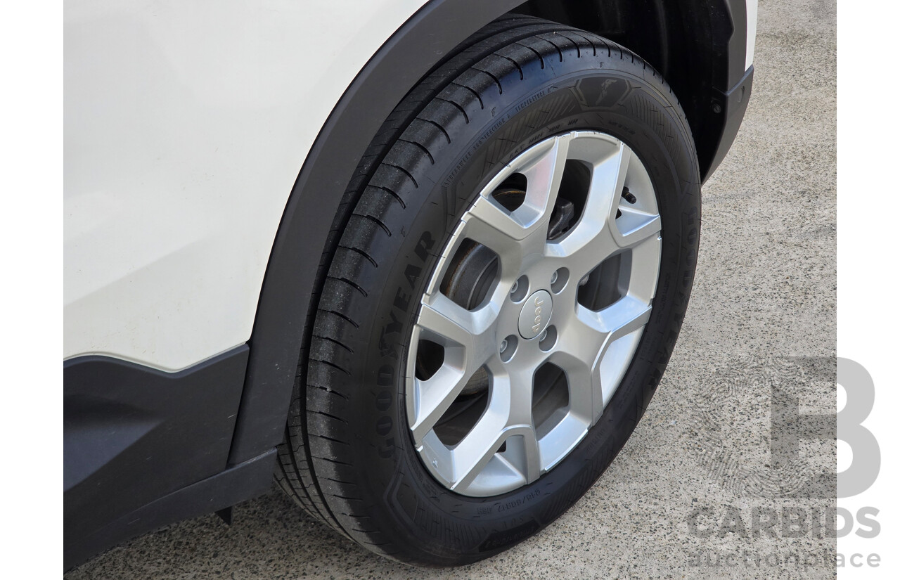 09/2024 Jeep Avenger Limited JJ MY24 4d Wagon Snow White with Volcano Black Roof Dedicated Electric EV 115kw