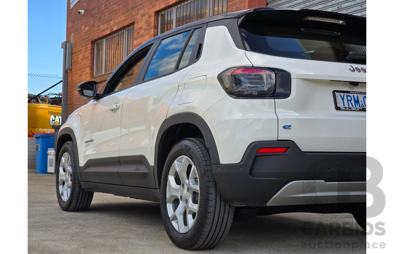 09/2024 Jeep Avenger Limited JJ MY24 4d Wagon Snow White with Volcano Black Roof Dedicated Electric EV 115kw