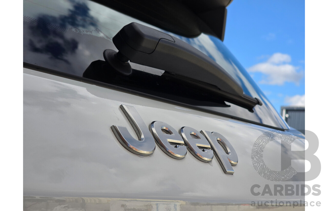 09/2024 Jeep Avenger Limited JJ MY24 4d Wagon Snow White with Volcano Black Roof Dedicated Electric EV 115kw