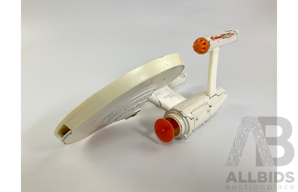 Vintage Dinky Toys Diecast Startrek U.S.S Enterprise with Shooting Discs