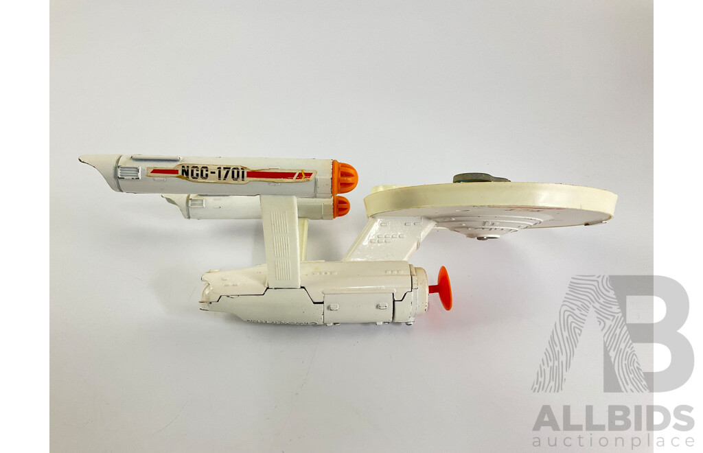 Vintage Dinky Toys Diecast Startrek U.S.S Enterprise with Shooting Discs